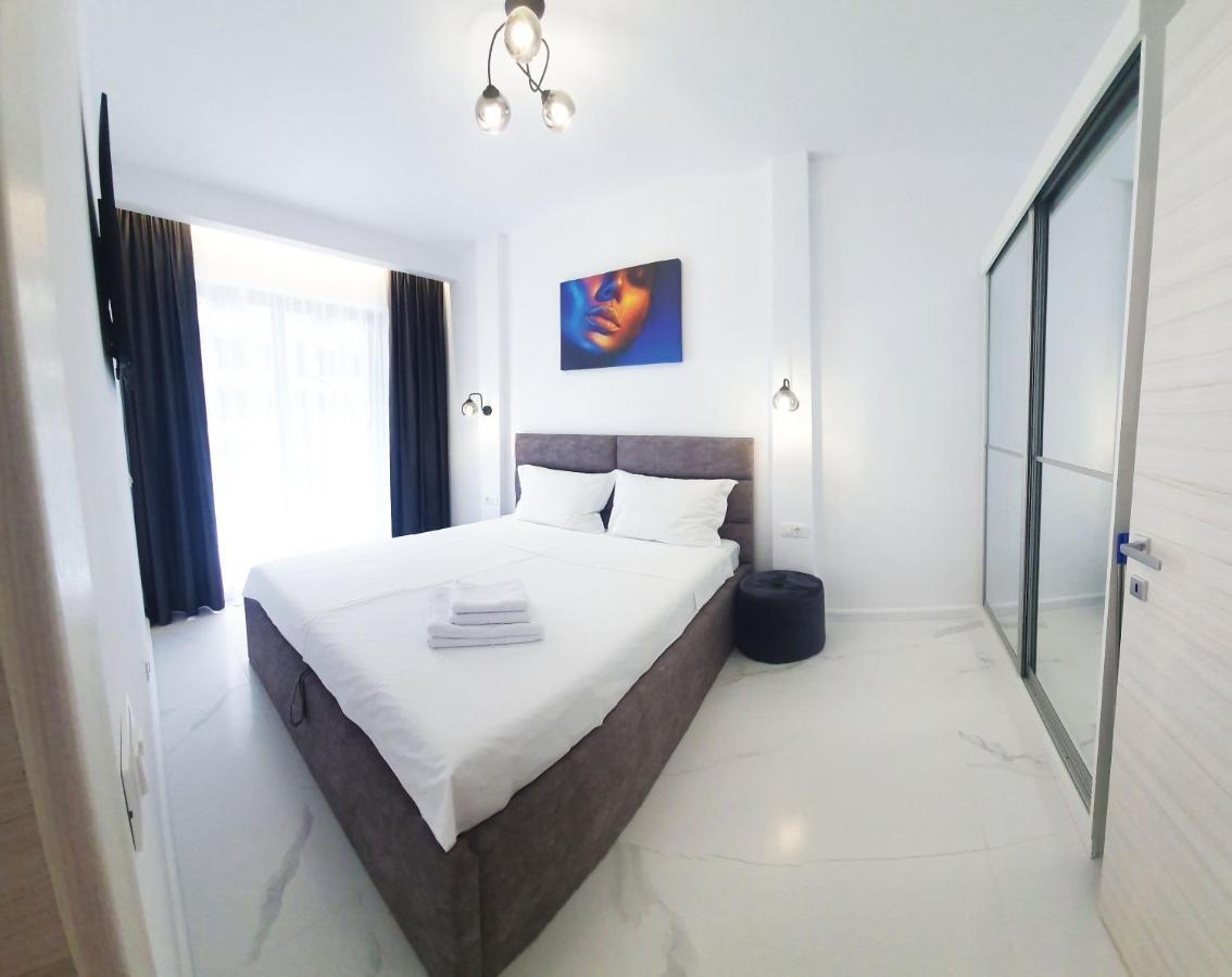 Adelina Wave 5 Apartment